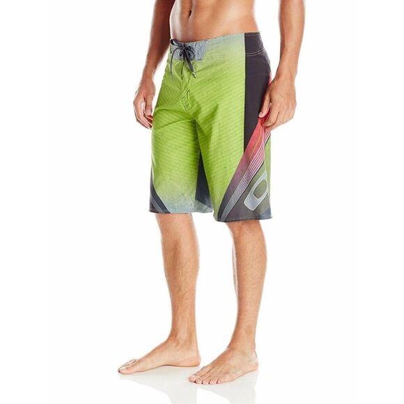 Oakley Men's Gnarley Wave 22" Boardshorts Size 33 - Picture 1 of 14